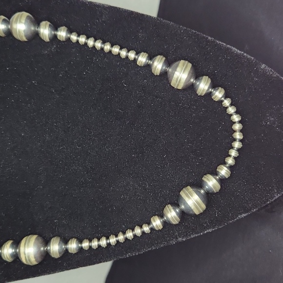 NWOT Native American Made SS Bench Bead Necklace - Picture 4 of 7